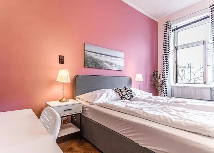 Apartment Lovely 1br Apt. Near Akh Hospital