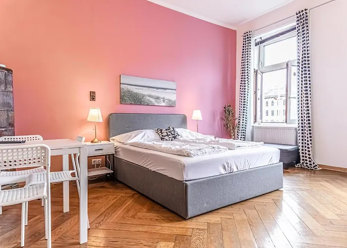 Lovely 1br Apt. Near Akh Hospital