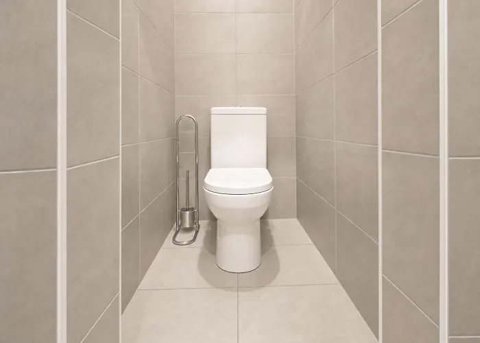 Lovely 1br Apt. Near Akh Hospital Apartment