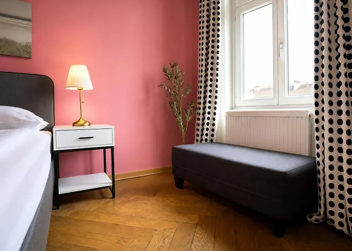 Apartment Lovely 1br Apt. Near Akh Hospital
